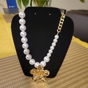 Beautiful Gold and White Pearl Necklace